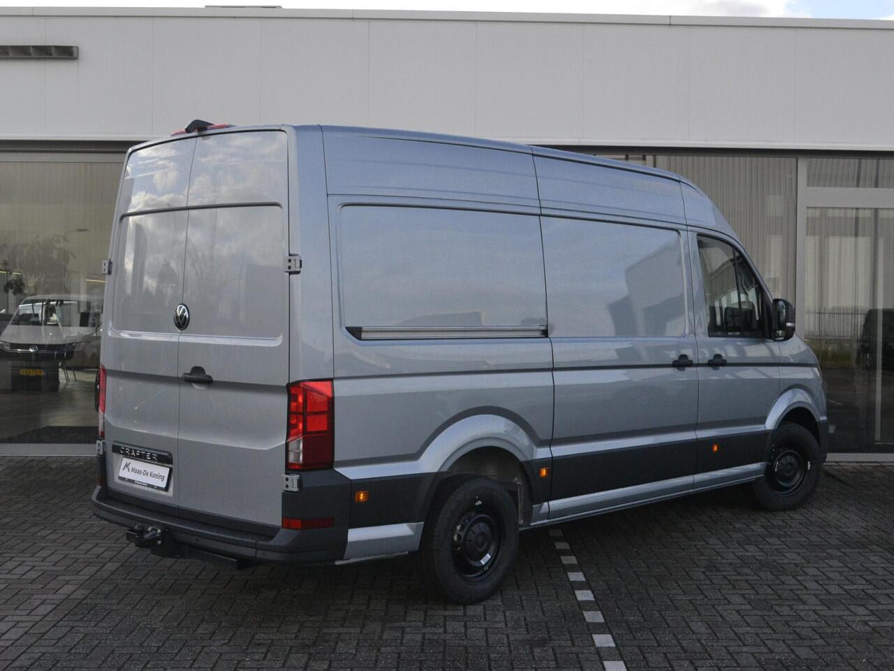 Volkswagen CRAFTER Bedrijfswagens 35 Trendline 2.0 TDI 140pk L3H3 · Tussenschot · Trekhaak · Alarm · P-Sensoren · Cruise Control · Camera · Apple/Android Car Play · Garantie t/m 22-12-2028 of 120.000km