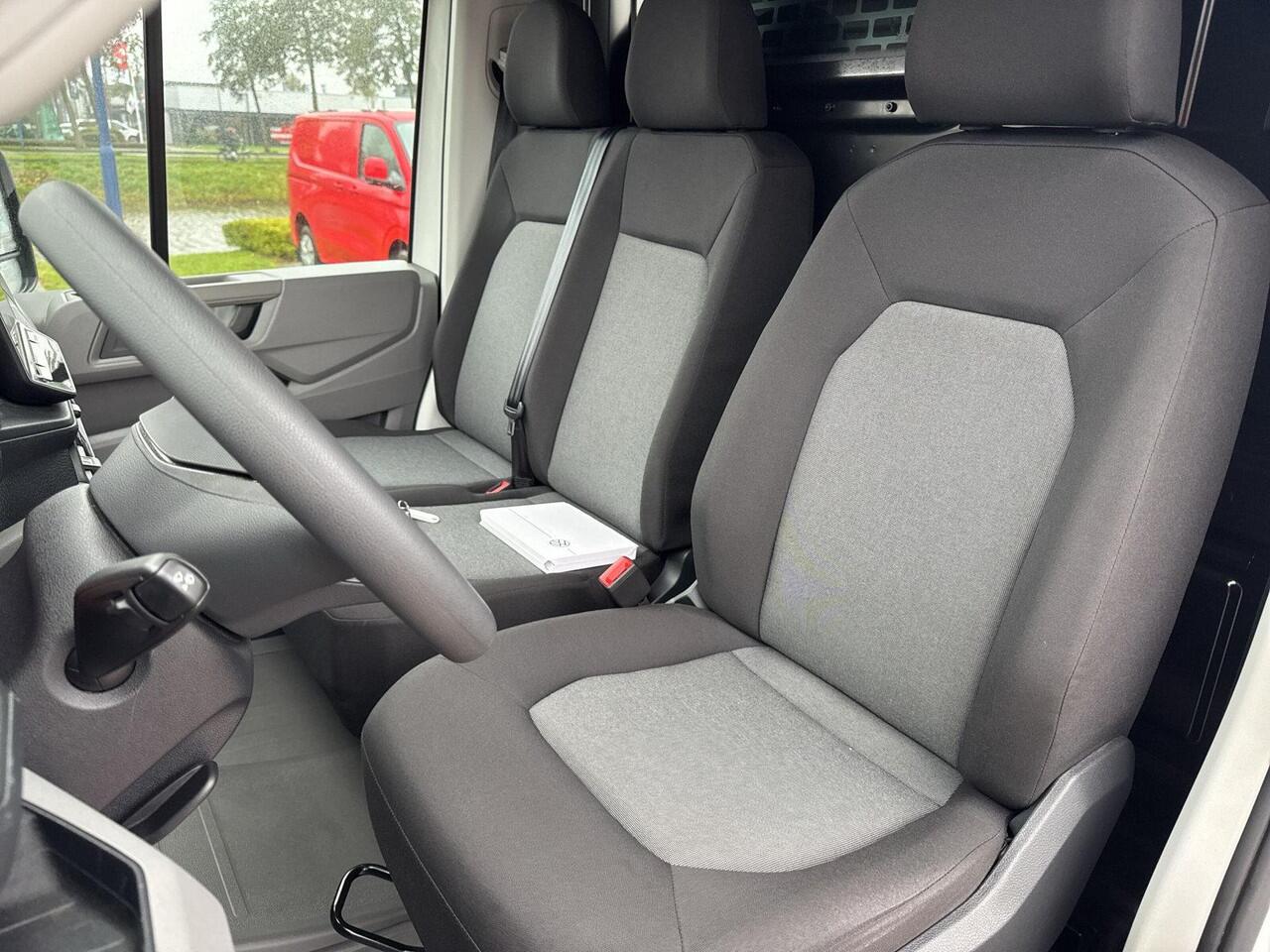 Volkswagen CRAFTER 35 2.0 TDI L4H3 | Trekhaakvoorbereiding | DAB | BPM VRIJ! |
