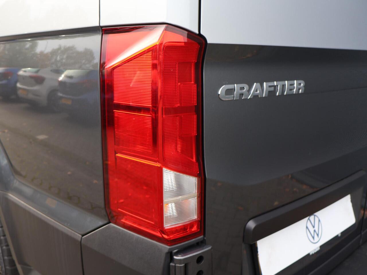 Volkswagen CRAFTER 35 2.0 TDI L3H3 Comfortline EURO VI | 140 PK | Trekhaak | Cruise control | Airco |