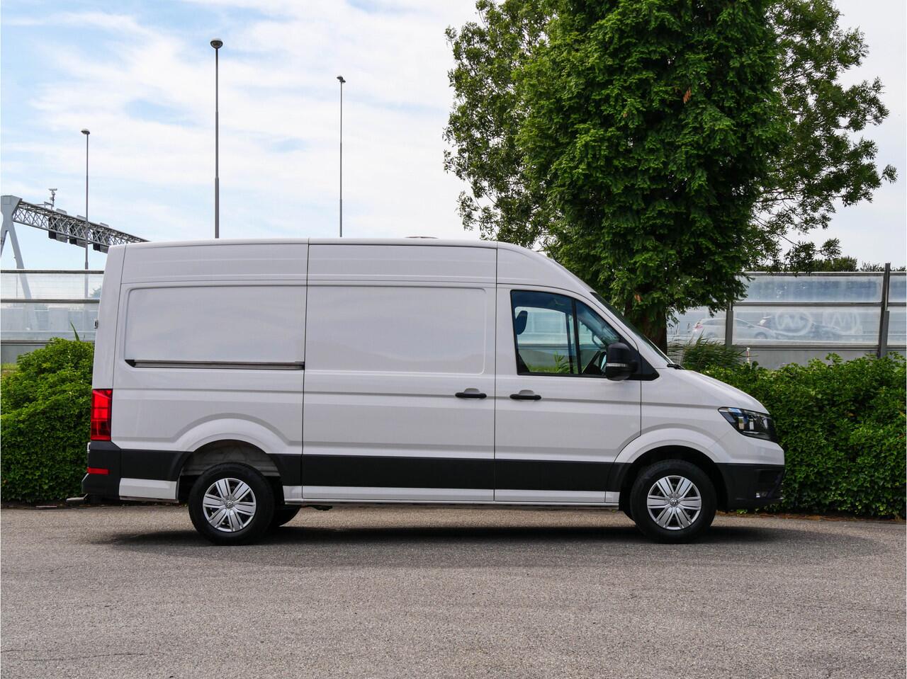 Volkswagen CRAFTER 35 2.0 TDI 141PK L3H3 Highline | TREKHAAK | GEVEERDE STOEL | CAMERA | CARPLAY |