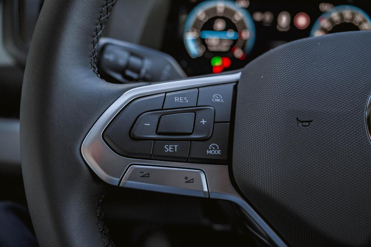 Volkswagen CRAFTER 2.0 TDI 140PK Automaat L3H3 Comfortline 2x LED | NAVI | Camera | Trekhaak | Airco |