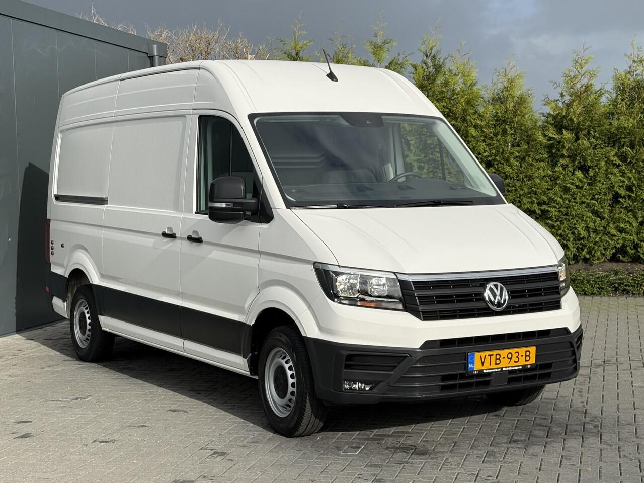 Volkswagen CRAFTER 35 2.0 TDI HIGHLINE+ / L3H3 / 750 KG DHOLLANDIA HYDR. LAADKLEP / AIRCO / CRUISE / NAVI / CAMERA / CARPLAY