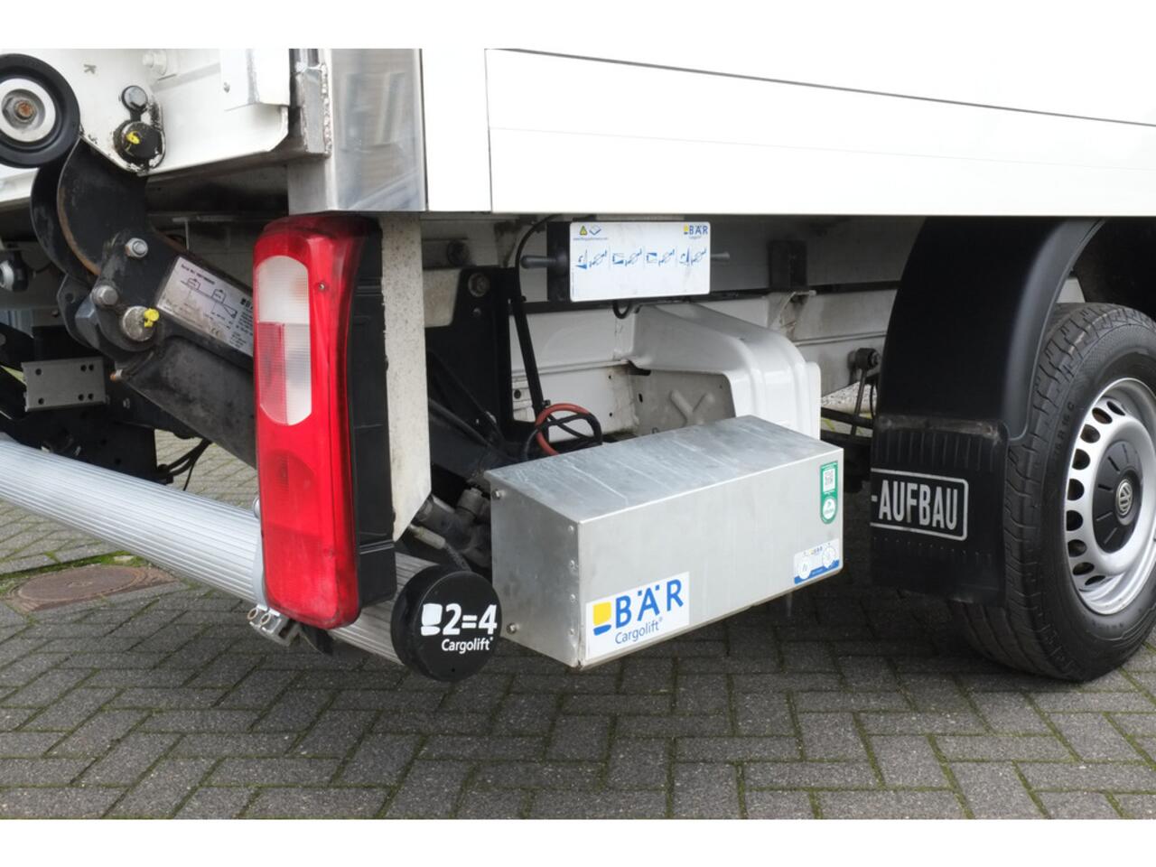 Volkswagen CRAFTER 35 2.0 TDI 177pk AUT Bakwagen met laadklep