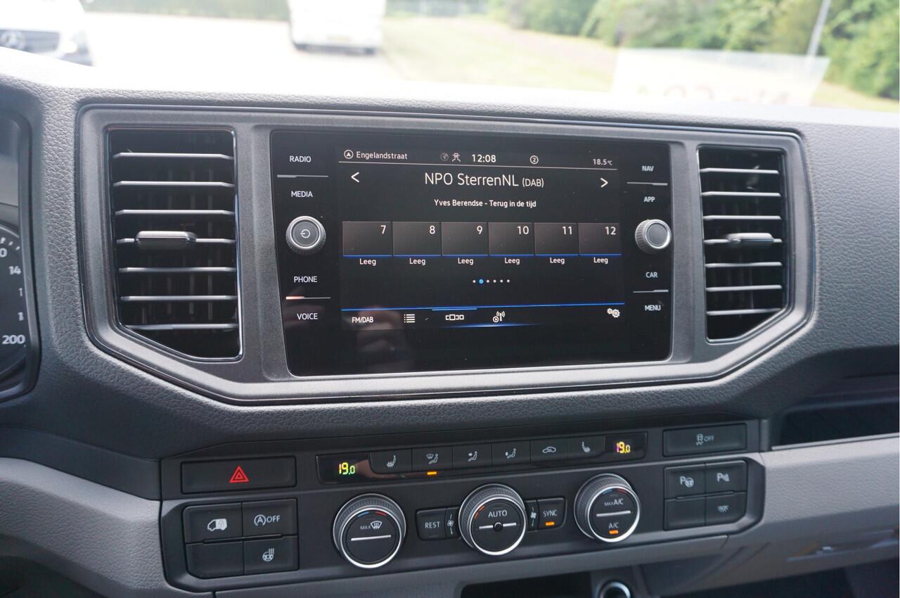 Volkswagen CRAFTER 35 177PK L3H3 AUT BPM VRIJ!! Navi, Cam, ACC, Gev. Stoel, LED NR.200