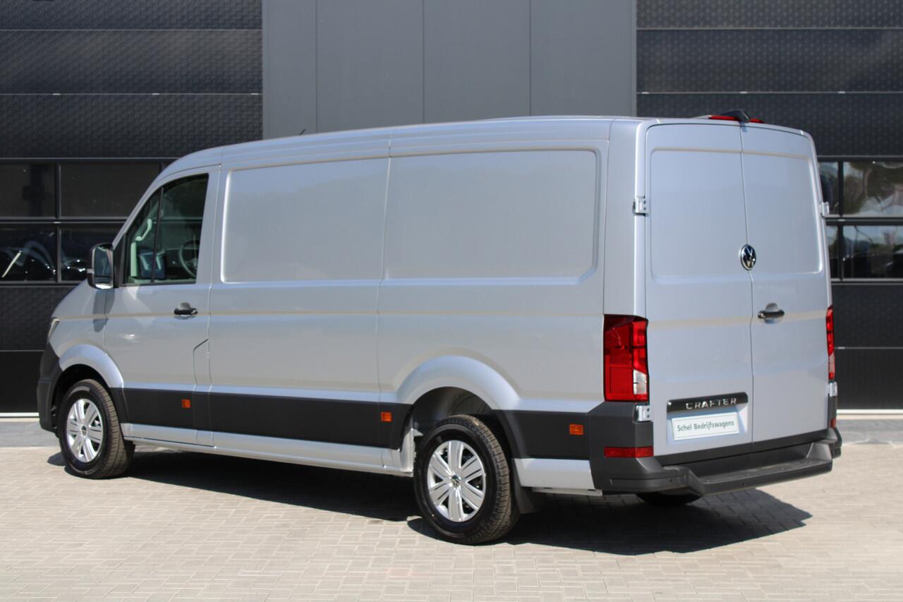 Volkswagen CRAFTER 35 2.0 TDI L3H2 177pk - Facelift - Navigatie - LED - Geveerde stoel - Virtual cockpit - Camera - Verwarmd stuur - Stoelverwarming - Rijklaar