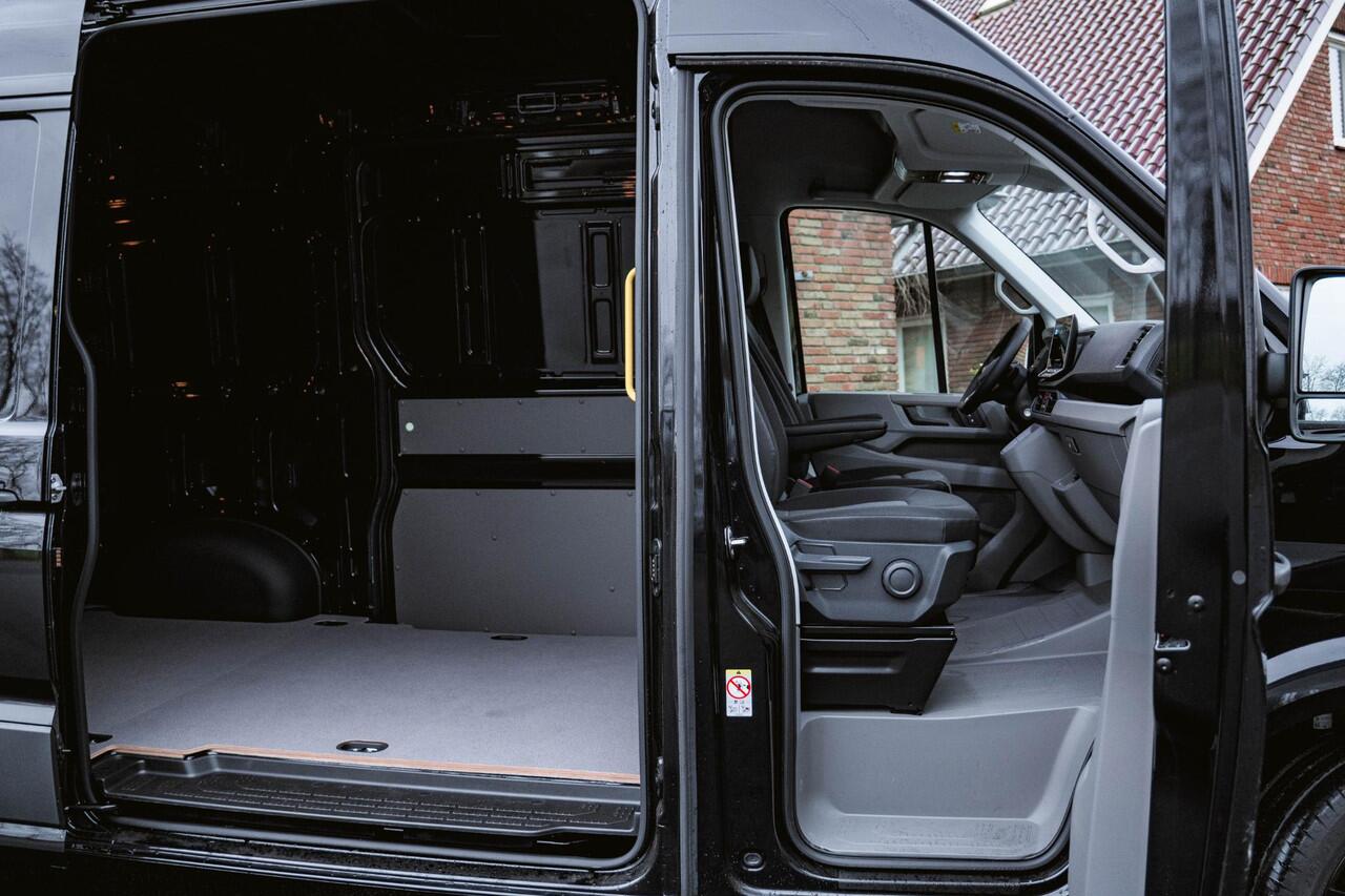 Volkswagen CRAFTER 2.0 TDI 177PK Automaat L3H3 Comfortline 2x LED | NAVI | Ergo. bestuurdersstoel | Camera | Trekhaak |
