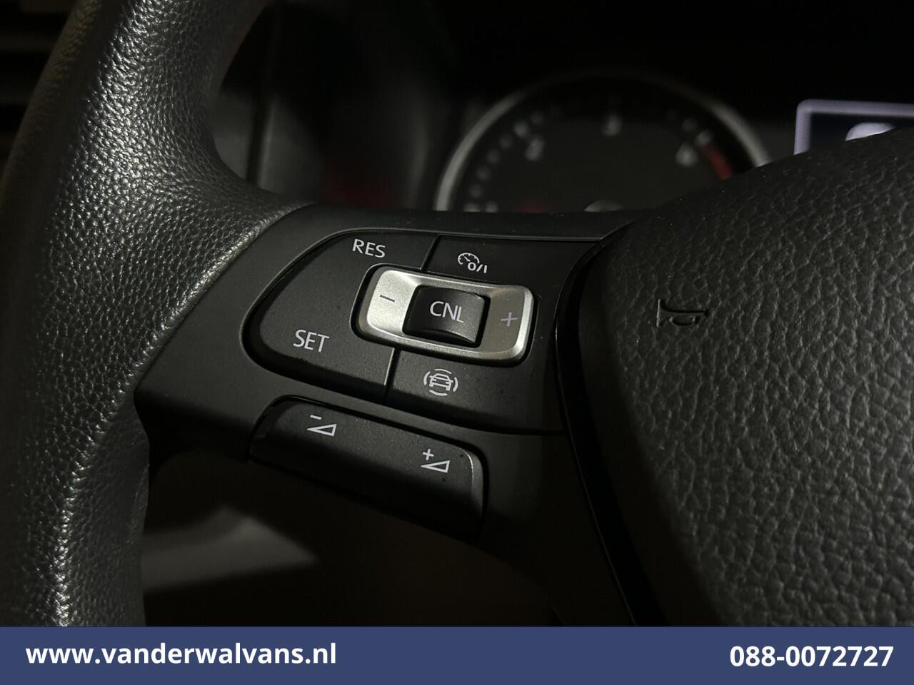 Volkswagen CRAFTER 2.0 TDI 140 pk L3H3 L2H2 Euro6 Airco | Camera | Cruisecontrol | Apple Carplay Android Auto, Chauffeursstoel, Parkeersensoren, Bijrijdersbank, 3000kg Trekvermogen, zilver