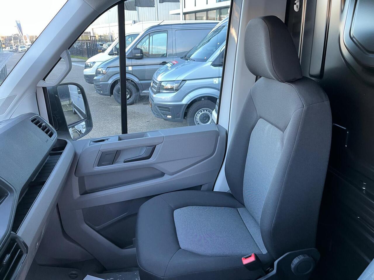 Volkswagen CRAFTER Bedrijfswagens Highline 35 2.0 TDI L3H2 140 pk 103 kW pk 6 versn | BPM vrij | Spraakbediening | Diefstalalarm | App-connect | Navigatie- en multimediapakket |