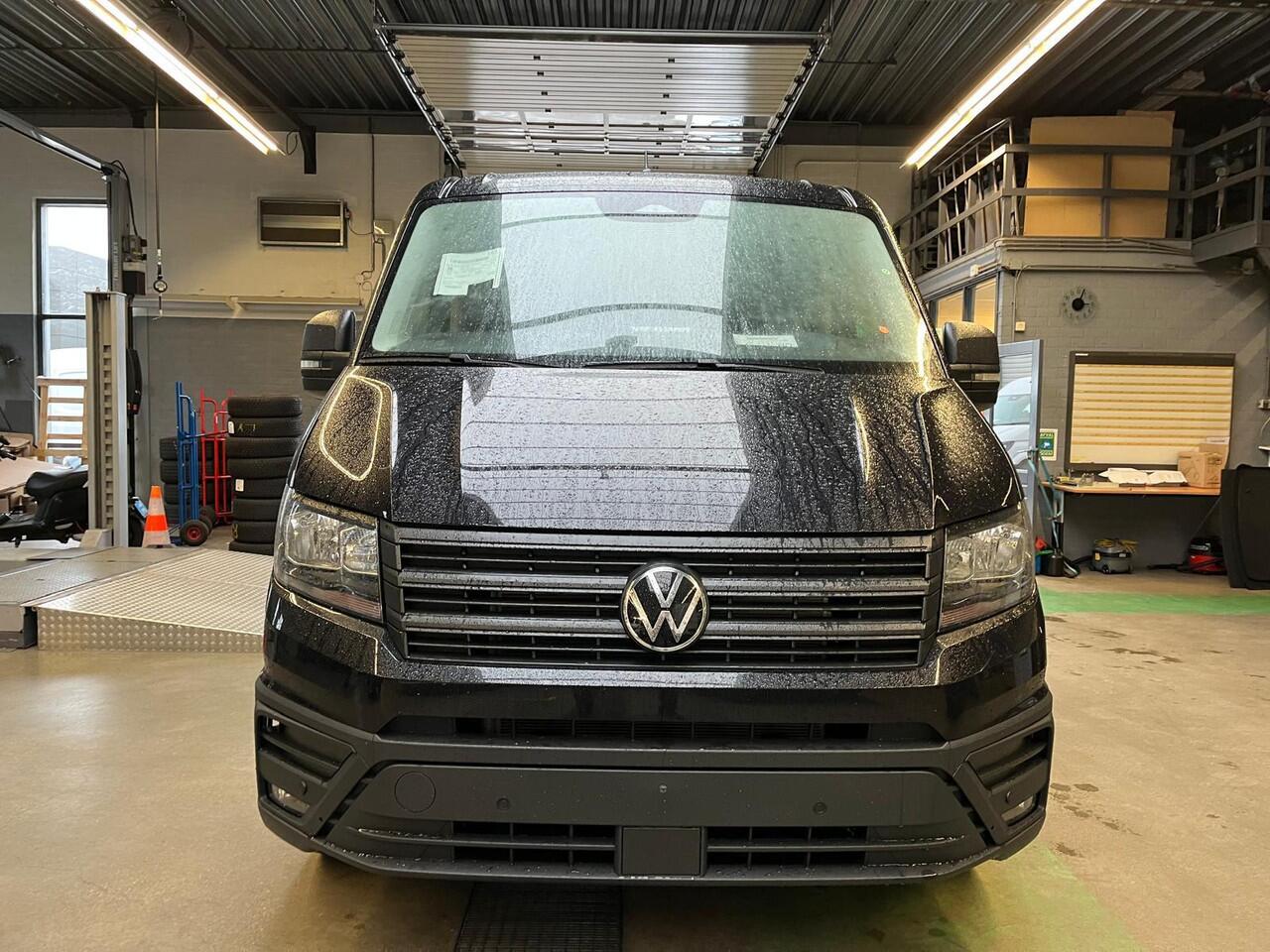 Volkswagen CRAFTER Bedrijfswagens L3H2 Highline 103kW 140pk 3T GVW 8 vers auto VW Bedrijfswagens Crafter 2.0 30 TDI L3H2 Highline 103kW 140pk 8 vers auto | BPM vrij | Interieur Pakket: Navigatie- en multimediapakket | Trekhaak met vaste kogel (inclusief aanhangwagenstabilis