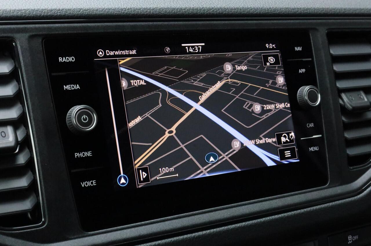 Volkswagen CRAFTER Exclusive L3H3 140PK GVW 3.5T BPM vrij | Achteruitrijcamera | LED koplampen | Navigatie | Stuurwiel verwarmd | Park Assist | Trekhaak | Climatronic | Adaptive Cruise Control | Apple CarPlay / Android auto | DAB | 17 inch lichtmetalen velgen | Grootlichtas