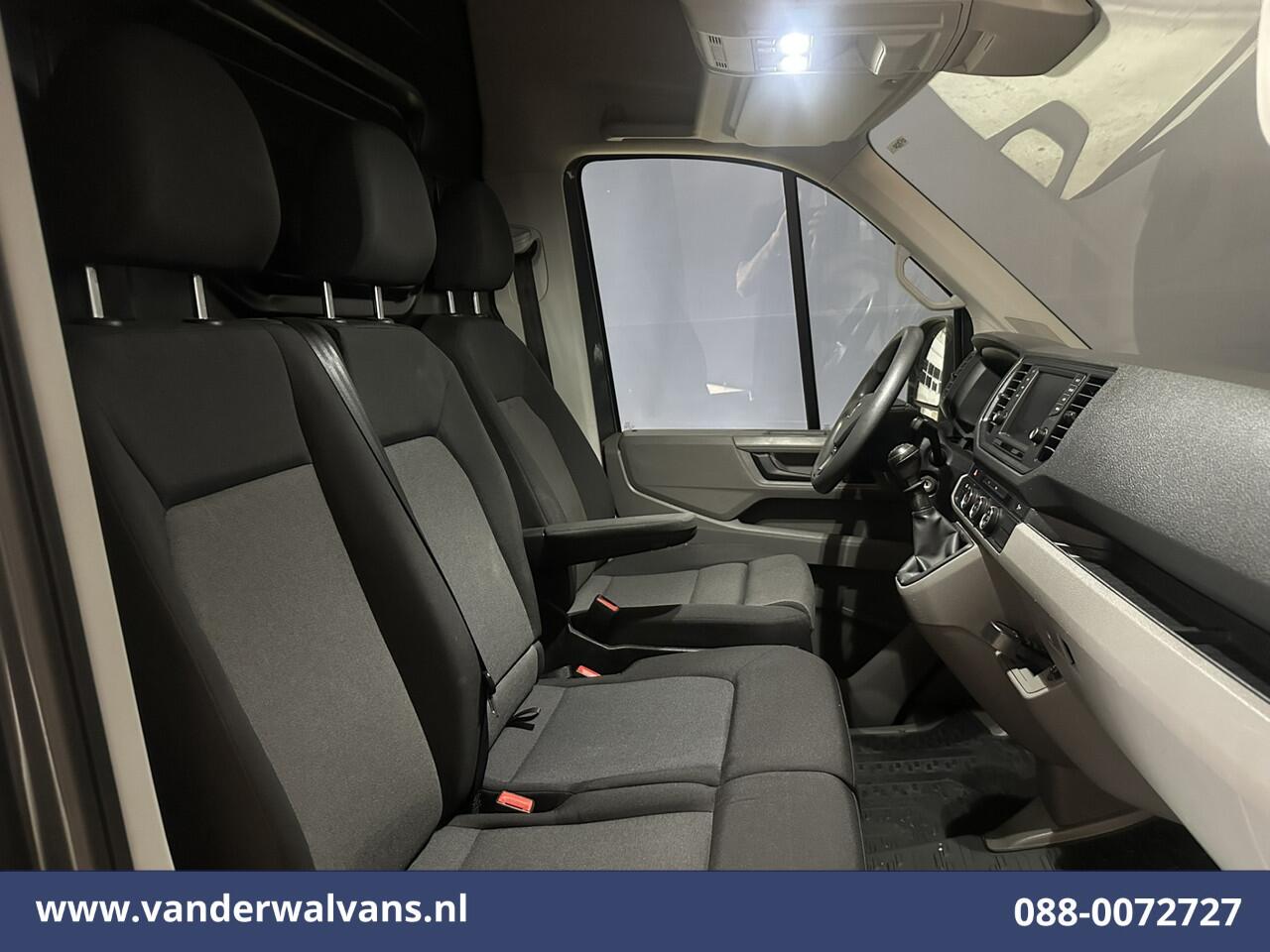 Volkswagen CRAFTER 2.0 TDI 140pk L3H3 (oude L2H2) Euro6 Airco | Camera | Cruisecontrol | Apple Carplay | bijrijdersbank android auto, chauffeursstoel, 3000kg trekvermogen