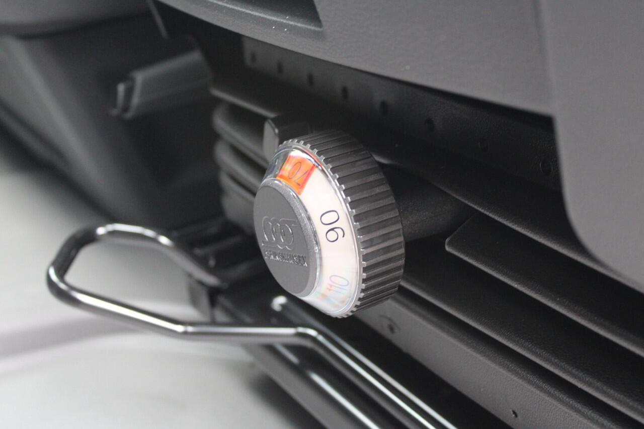 Volkswagen CRAFTER 35 2.0 TDI L3H3 177pk - LED koplampen - Navigatie - Geveerde stoel - Cruise - Camera - DAB - Parkeersensoren - Rijklaar