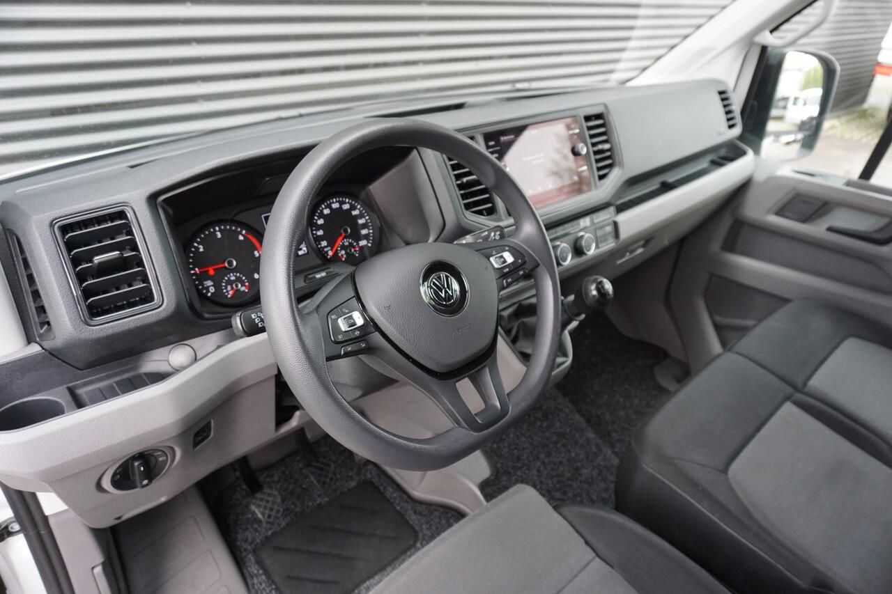 Volkswagen CRAFTER 140PK L3H3/L2H2 Apple Carplay Camera Trekhaak Sidebars Cruise control Voorruitverwarming