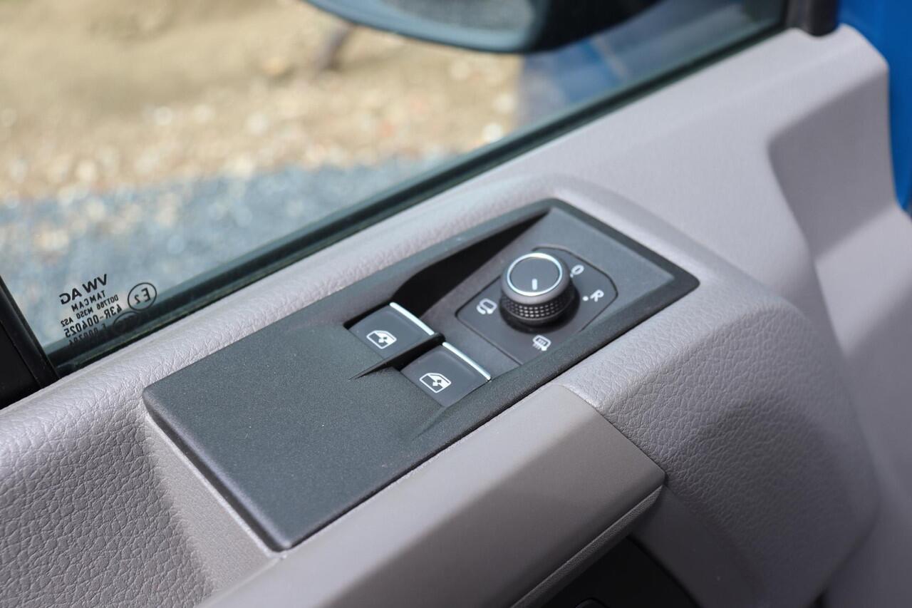 Volkswagen CRAFTER 35 2.0 TDI L3H3 Highl RWD 3,5T trekgewicht Dubbeleschuifdeur