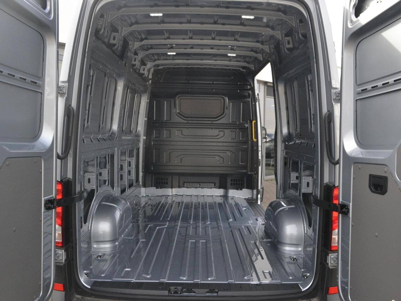 Volkswagen CRAFTER Bedrijfswagens 35 2.0TDi 140pk Automaat Exclusive L3H3 Volkswagen Bedrijfswagens Crafter Exclusive L3 2.0 TDI EU6 103 kW (140 pk) GVW 3.5T 368598