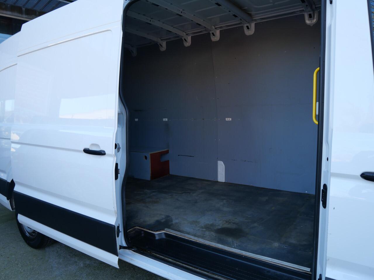 Volkswagen CRAFTER 35 2.0 TDI L4H3 COMFORTLINE | AUTOMAAT | NAVI | CARPLAY | CAMERA | CRUISE!!