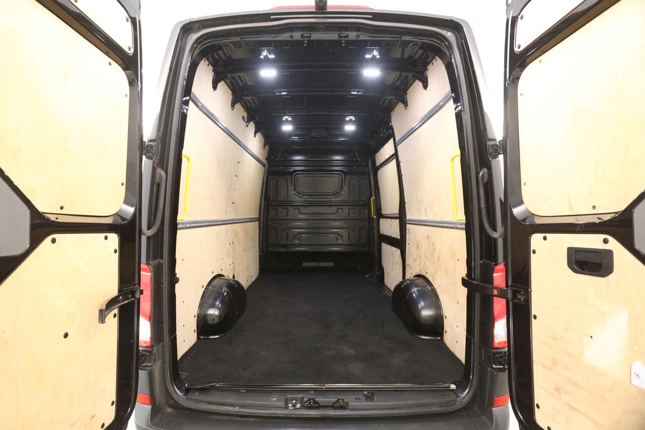 Volkswagen CRAFTER 35 2.0 TDI L3H3 | Euro6 | Laadklep | Airco | Camera | 3-Zits | Elektrpakket | Schuifdeur