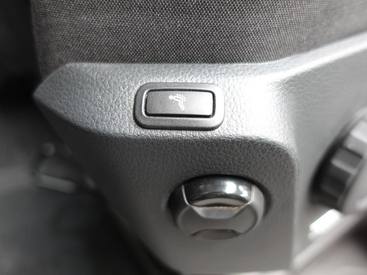 Volkswagen CRAFTER 177pk Automaat L3H3 L2H2 Highline Airco App-connect ACC Camera Trekhaak