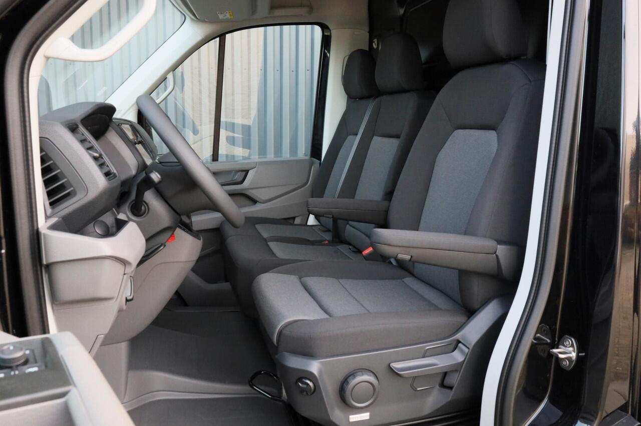 Volkswagen CRAFTER Trendline 140pk automaat L3H3 GVW 3.5T BPM vrij | Achteruitrijcamera | Climatic | DAB | Bijrijdersbank