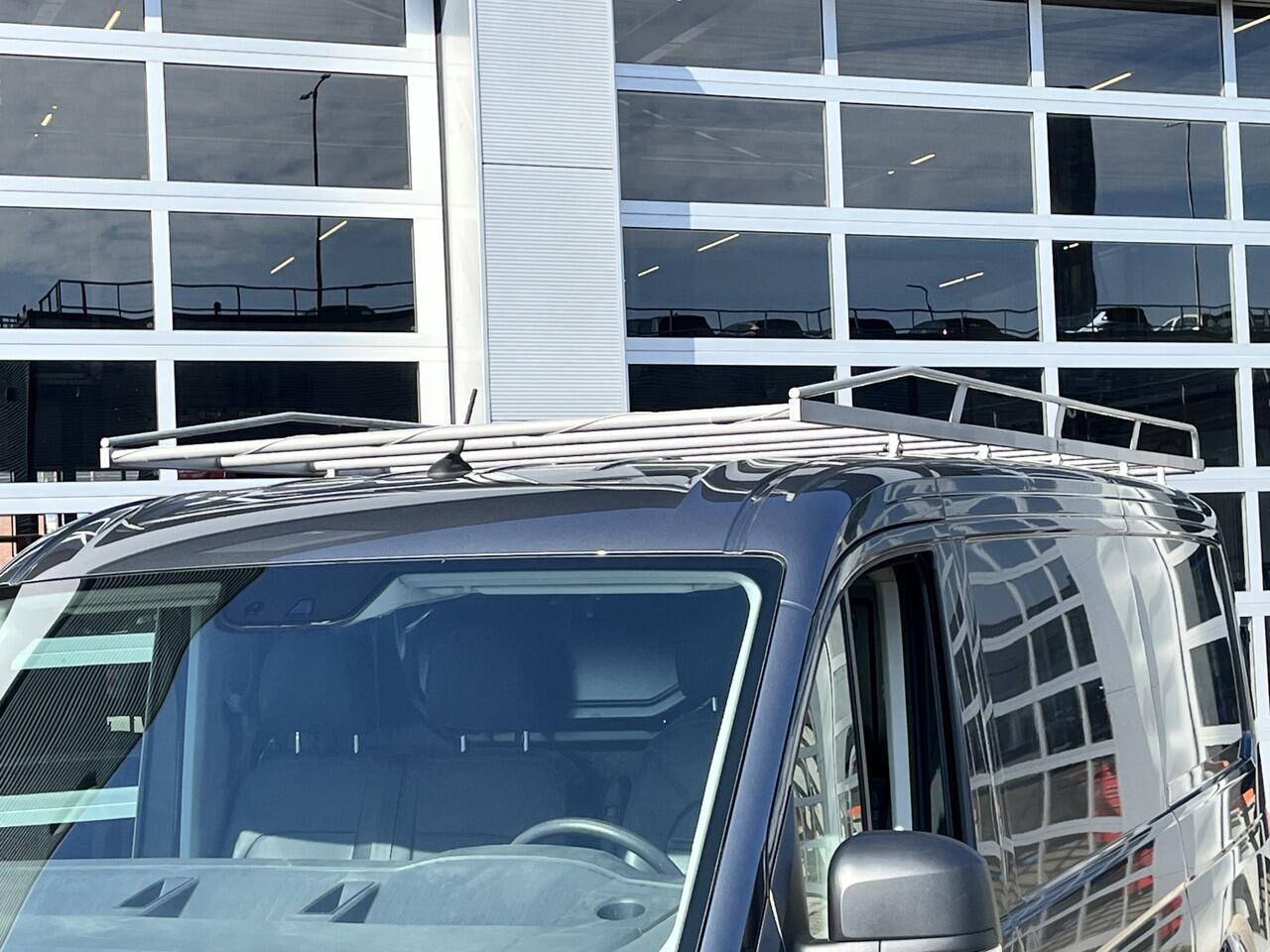 Volkswagen CRAFTER 35 2.0 TDI 141PK L3H2 EL Highline