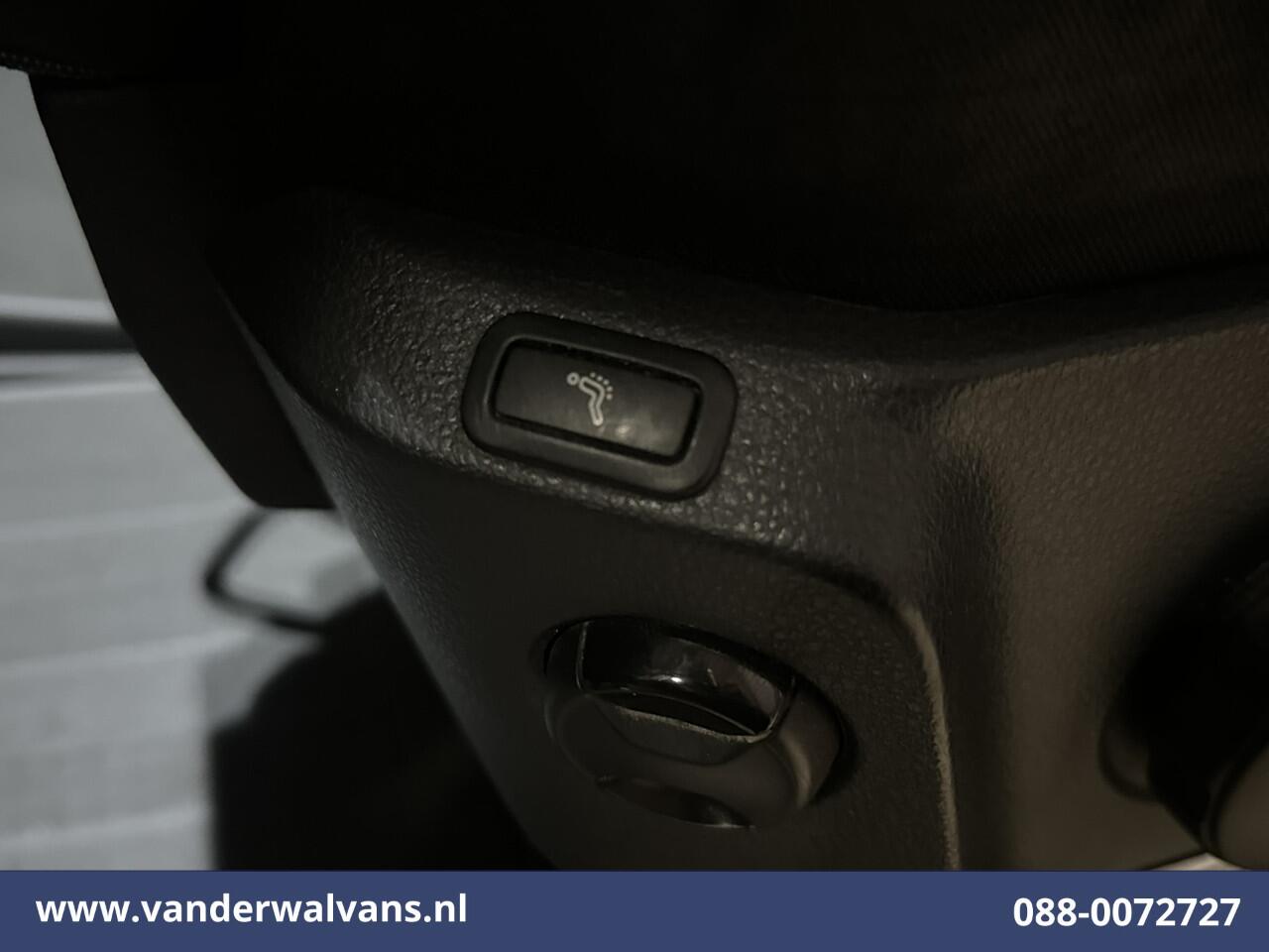 Volkswagen CRAFTER 2.0 TDI 141pk L3H3 (L2H2) Euro6 Airco | Massagestoel | Camera | Apple Carplay | Cruisecontrol Chauffeursstoel, Android Auto, 2800kg trekvermogen