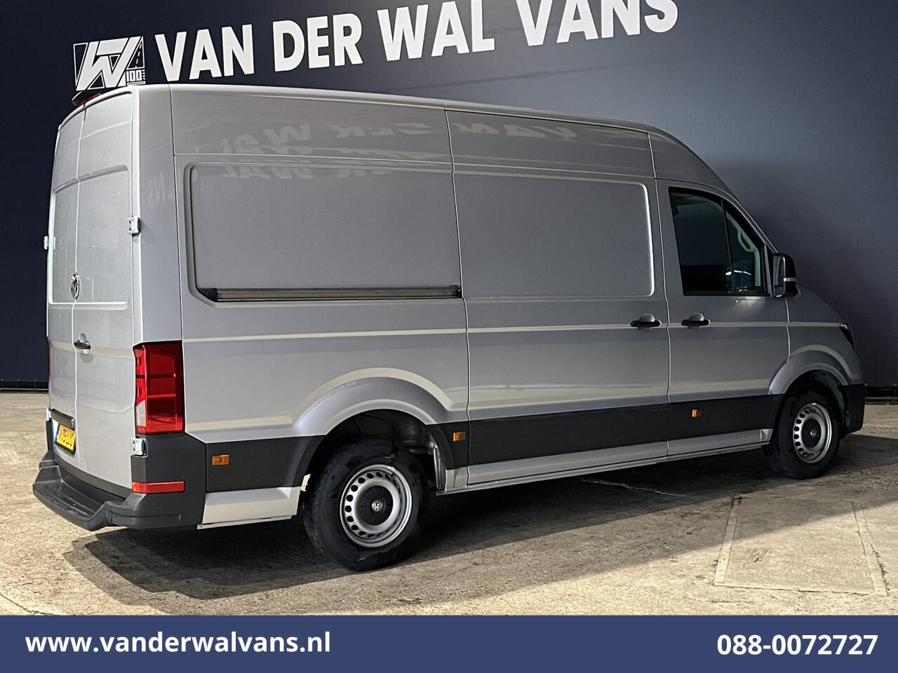 Volkswagen CRAFTER 2.0 TDI 141pk L3H3 L2H2 Euro6 Airco | Camera | Apple Carplay | Android Auto Parkeersensoren, Bijrijdersbank, 3000kg trekvermogen, zilver