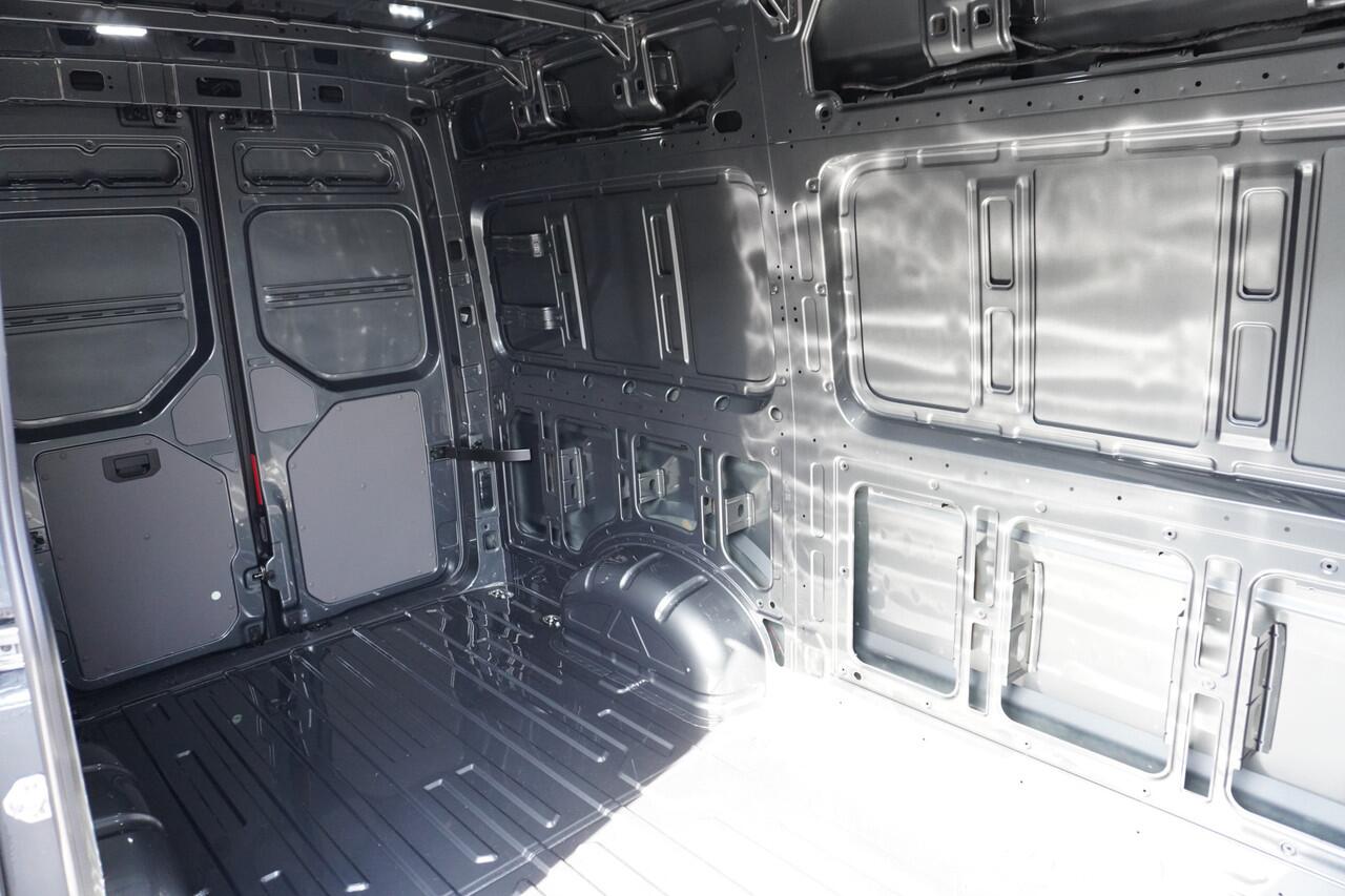 Volkswagen CRAFTER 35 2.0 TDI 177 PK Aut. L3H3 Highline, Climatronic, Comfort plus bijrijdersstoel, Trekhaak