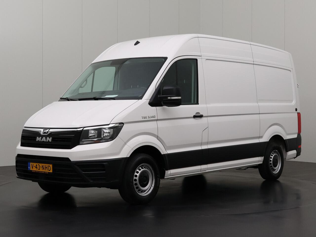 Volkswagen CRAFTER 2.0TDI 140PK DSG Automaat L3H3 | Multimedia | Camera | Airco | Cruise | 3-Persoons | Betimmering