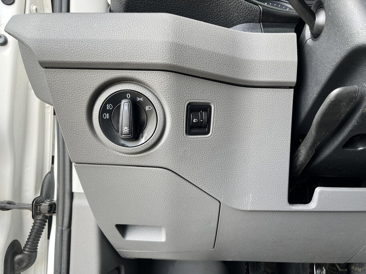 Volkswagen CRAFTER 35 2.0 TDI DC Open laadbak Airco Cruise controle Pick-up Euro 6 Parkeerhulp achter evt 3000kg trekgewicht 6 persoons p-up bakwagen open laadbak Pritsche