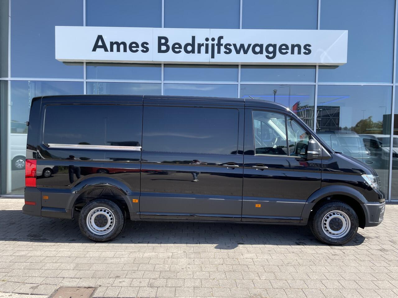 Volkswagen CRAFTER 30 2.0 TDI L3H2 Highline 140 Pk Automaat | Trekhaakvoorbereiding | App-connect | 3 Zits