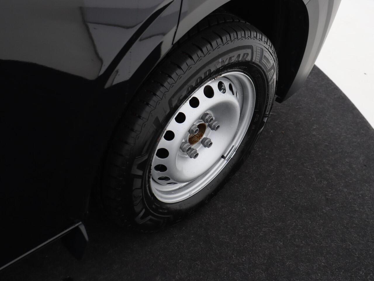 Volkswagen E-Transporter Bedrijfswagens Bestelwagen L2 218pk 64kWh Elektrische aandrijving | Trekhaak, vast | Achterdeuren zonder ruit | Centrale vergrendeling met keyless entry en start systeem Keyless Access | Bijrijdersbank |