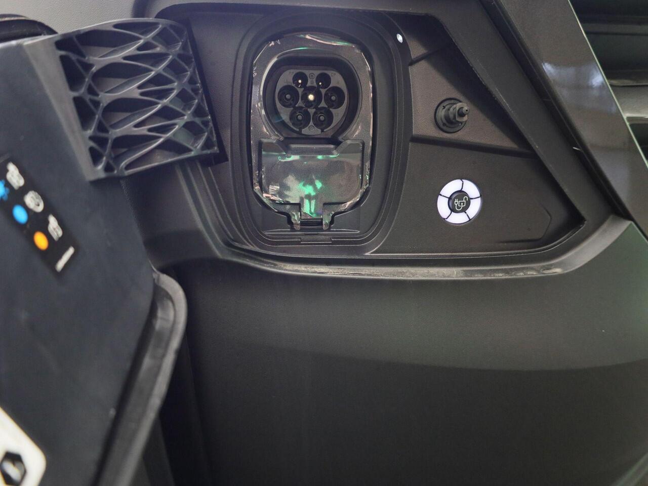 Volkswagen E-Transporter Bedrijfswagens Bestelwagen 64kWh 218pk L2 727637