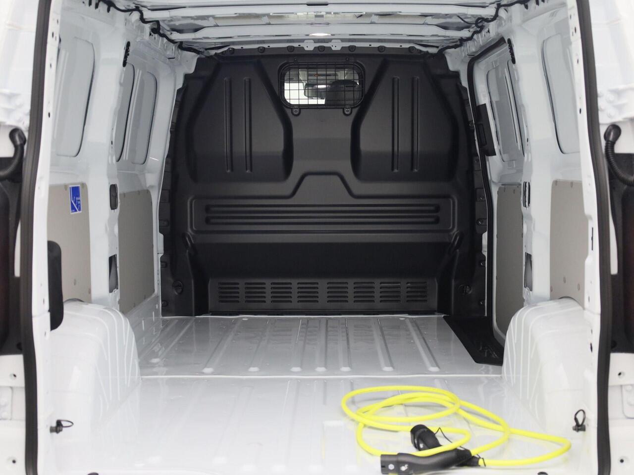 Volkswagen E-Transporter Bedrijfswagens Bestelwagen 64kWh 218pk L1 728631