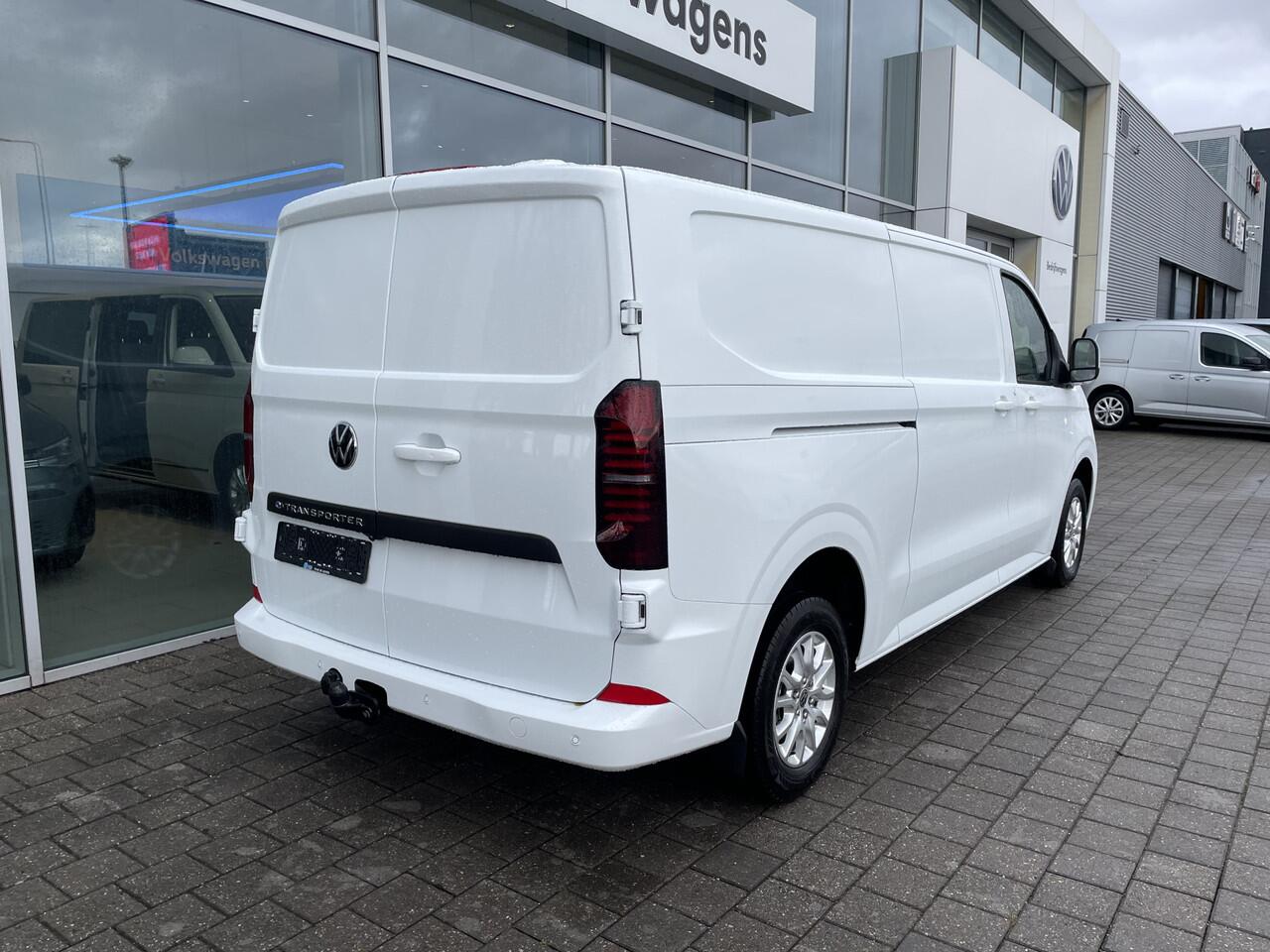 Volkswagen E-Transporter L2 Style 218PK | Trekhaak | App Connect | 3 Zits | Assistentie Pakket Premium