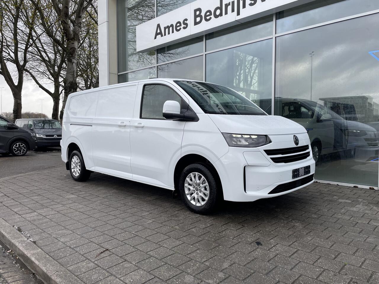 Volkswagen E-Transporter L2 Style 218PK | Trekhaak | App Connect | 3 Zits | Assistentie Pakket Premium