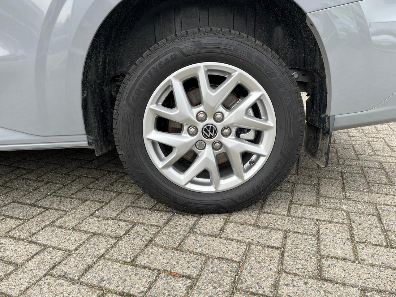 Volkswagen E-Transporter Bedrijfswagens Style L2 218pk 64kWh Elektrische aandrijving | Schuifdeur rechts, met elektrische sluithulp | Navigatiesysteem 13" met draadloos App-Connect | IQ.LIGHT - LED matrix koplampen | Geavanceerde grootlichtregeling (Dynamic Light Assist) |