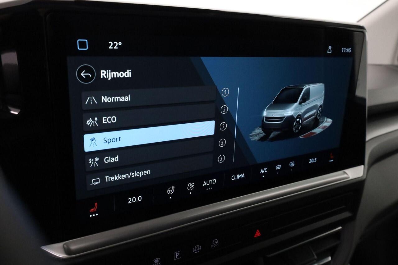 Volkswagen E-Transporter Bulli 210kw 286pk L2 | Clima | Trekhaak | Camera | Navigatie | Led | PDC | L.M. Wielen 17" | All season banden | Zijwandbekleding