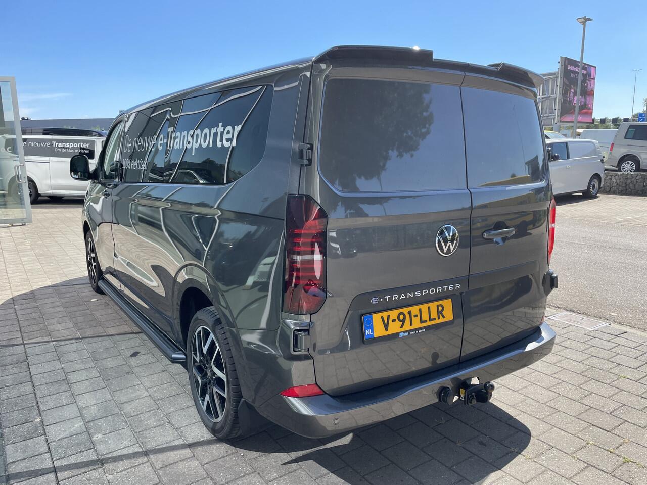 Volkswagen E-Transporter 32 L2H1 Style 64 kWh | 286 PK | Trekhaak | Camera | IQ light | ACC | App connect | Styling pakket