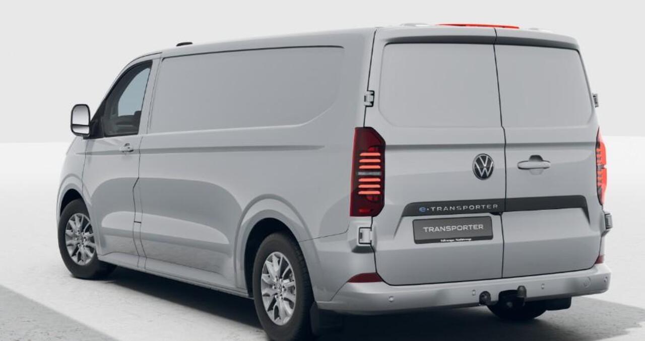 Volkswagen E-Transporter Bedrijfswagens Style L2 218pk 64kWh Elektrische aandrijving | Schuifdeur rechts, met elektrische sluithulp | Navigatiesysteem 13" met draadloos App-Connect | IQ.LIGHT - LED matrix koplampen | Geavanceerde grootlichtregeling (Dynamic Light Assist) |