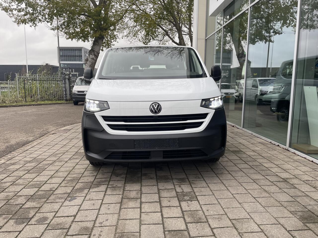 Volkswagen E-Transporter Kombi L1 64 kWh | 136PK | 9 Persoons | Trekhaak