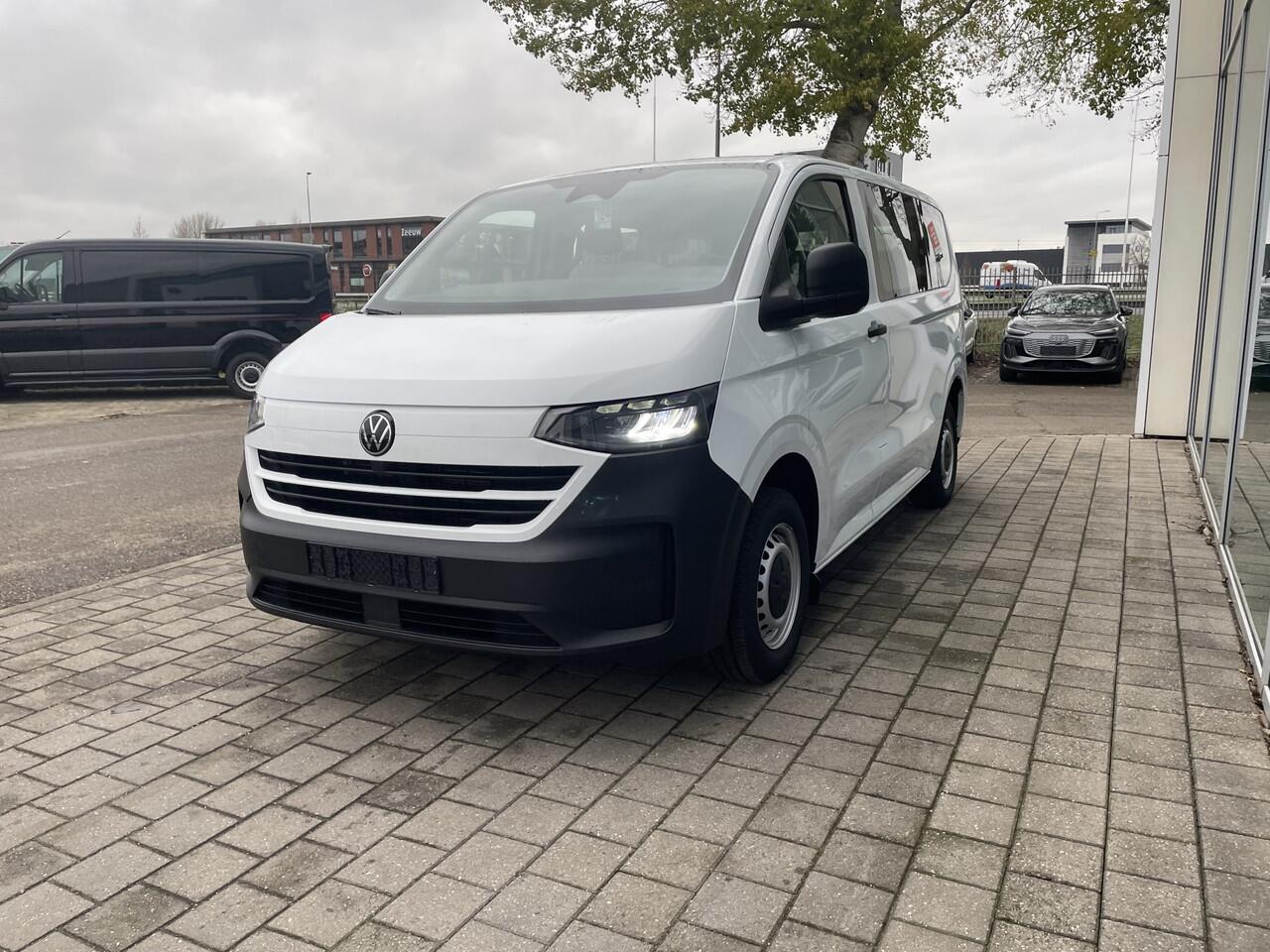 Volkswagen E-Transporter Kombi L1 64 kWh | 136PK | 9 Persoons | Trekhaak