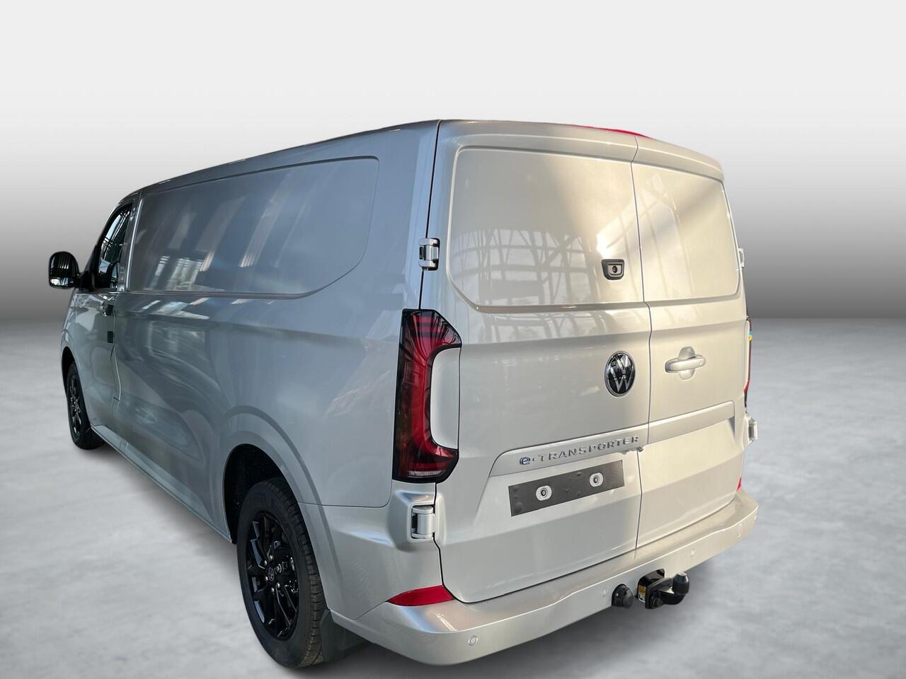 Volkswagen E-Transporter Bedrijfswagens Bulli L2 286pk 64kWh Elektrische aandrijving | Accu 95Ah (AGM) | Lichtmetalen velgen 17" (6,5 J 17) "Le Mans" (glanzend zwart) | Achterdeuren zonder ruit | Binnenspiegel met digitaal display en dashcamfunctie via app |