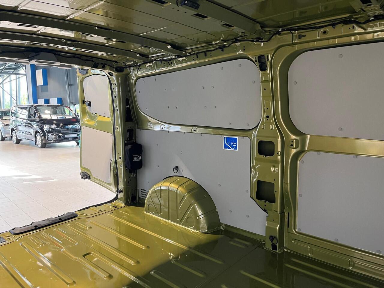 Volkswagen E-Transporter Bedrijfswagens PanAmericana L2 210 kW 286 pk Elektrische aandrijv | Climatronic climate control, 2-zones | Kunststof zijpanelen in laadruimte, hoog | Soundsystem 'harman kardon' met 4 luidsprekers, 1 center luidsprekers en 1 subwoofer | Trekhaak, vast |