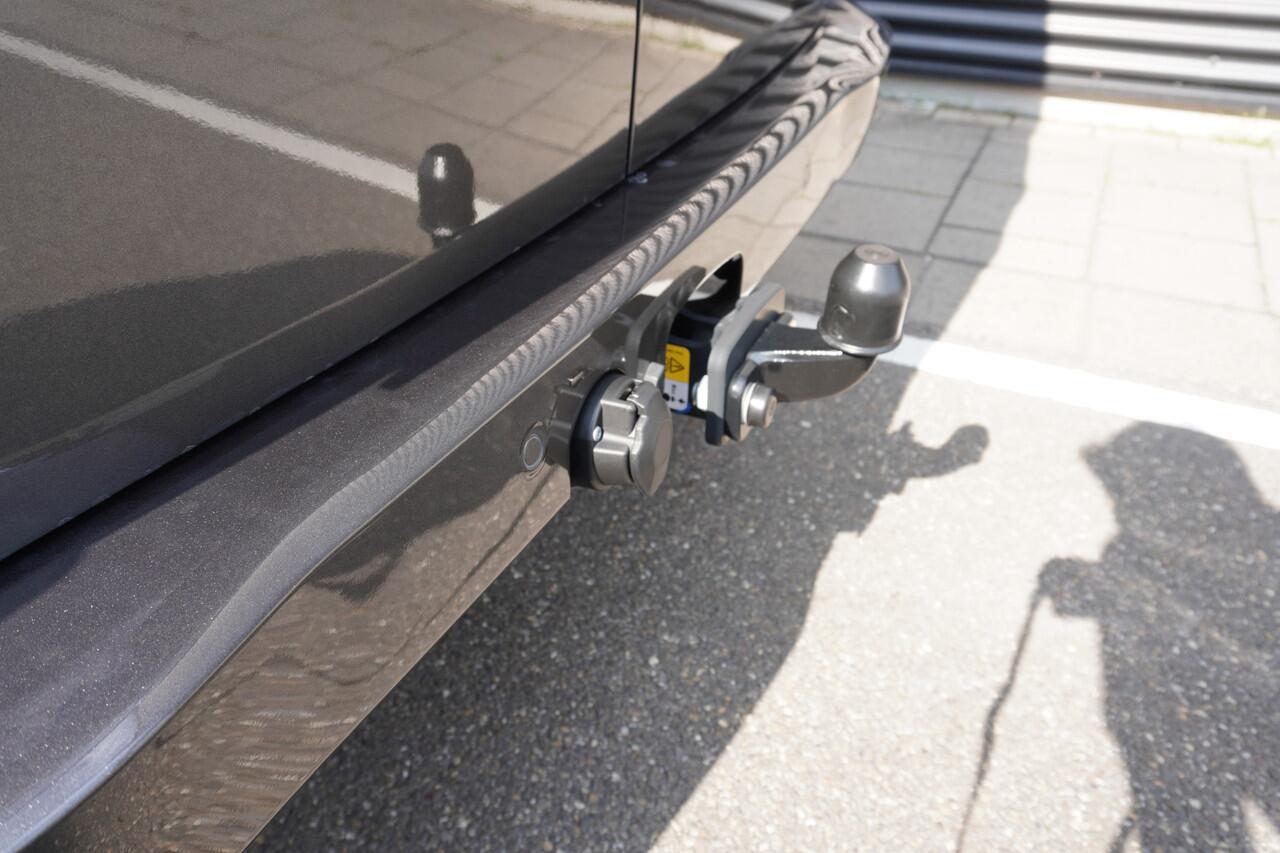 Volkswagen E-Transporter e-Transporter 286 pk e-Transporter Style 286 pk, Achterdeuren zonder ruit, Trekhaak, Climatronic, IQ Light