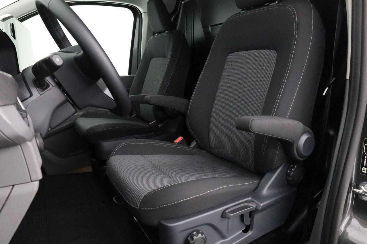 Volkswagen E-Transporter Life Intro 160kW 218pk L2 | Trekhaak | verwarmbare voorruit