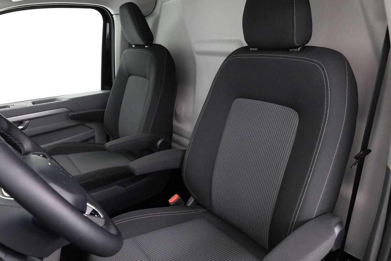 Volkswagen E-Transporter Bulli 210kw 286pk L2 | Clima | Trekhaak | Camera | Navigatie | Led | PDC | L.M. Wielen 17" | All season banden | Zijwandbekleding