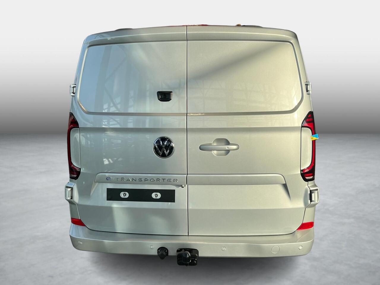 Volkswagen E-Transporter Bedrijfswagens Bulli L2 286pk 64kWh Elektrische aandrijving | Accu 95Ah (AGM) | Lichtmetalen velgen 17" (6,5 J 17) "Le Mans" (glanzend zwart) | Achterdeuren zonder ruit | Binnenspiegel met digitaal display en dashcamfunctie via app |