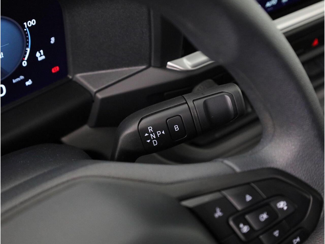 Volkswagen E-Transporter 160 kW / 218 pk L2 | Dubbele schuifdeur | Trekhaak | Alarm | Navigatie | Apple carplay/android auto