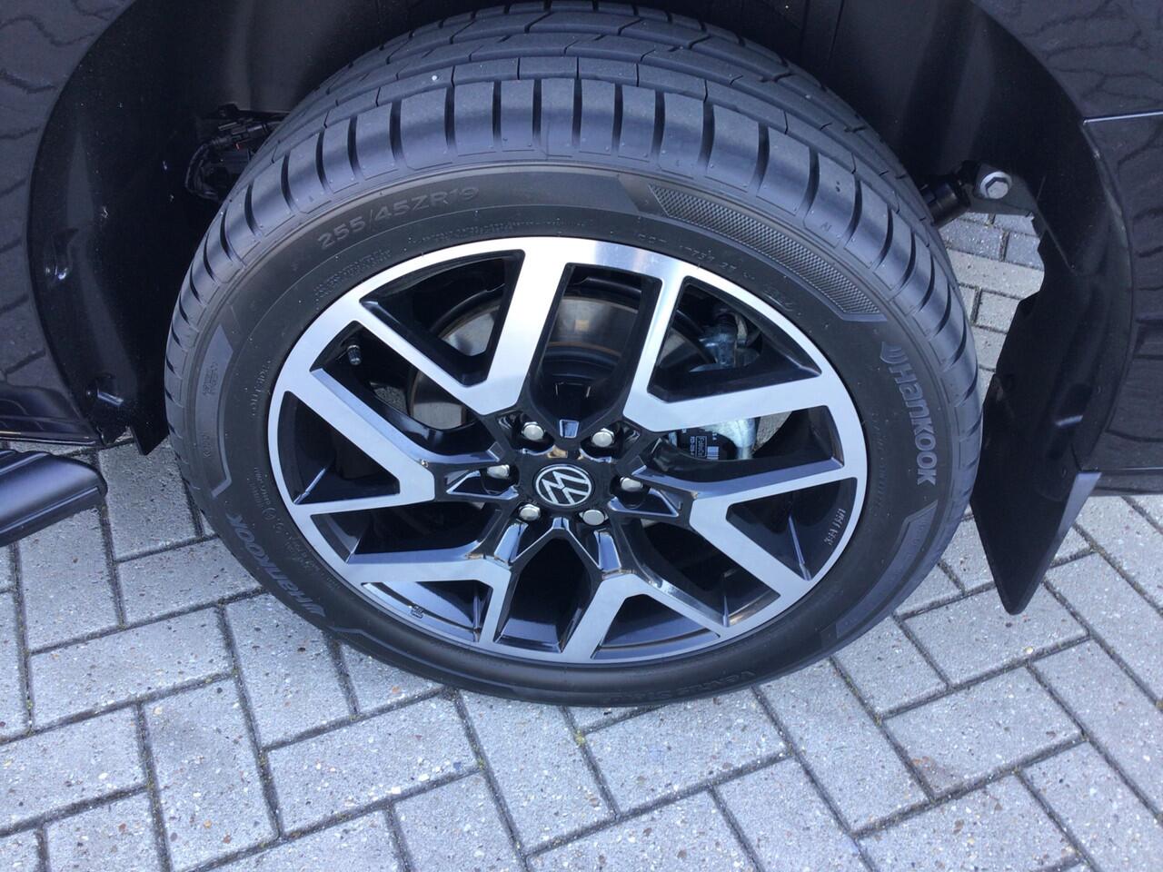 Volkswagen E-Transporter 32 L2H1 286PK Style 64 kWh