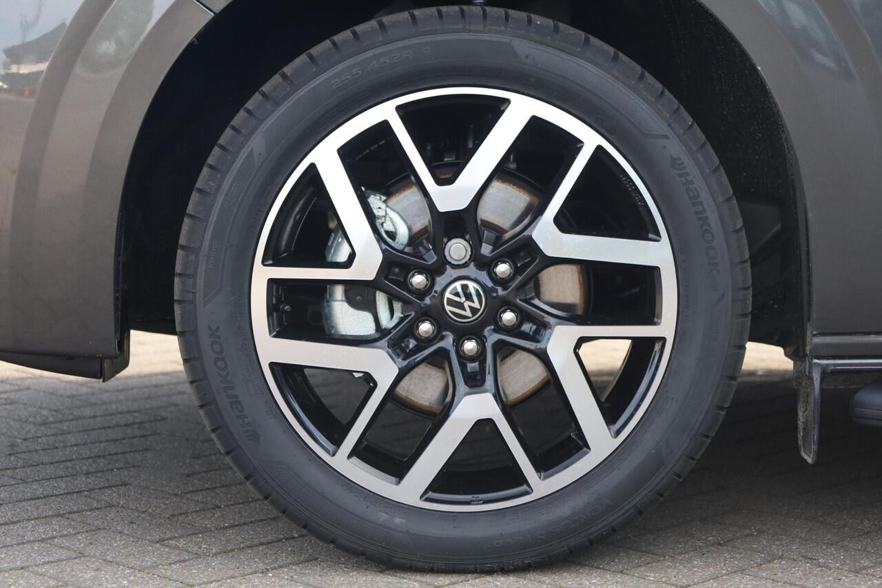 Volkswagen E-Transporter 32 L2H1 Bulli 64 kWh 286PK / 210kW, Achteruitrijcamera (Area View), LED Matrix IQ.Light, verwarmbare voorstoelen, Apple Carplay & Android Auto, achteruitrijcamera, adaptive cruise control met Stop & Go, navigatie, dynamische grootlichtassistent, volledig 